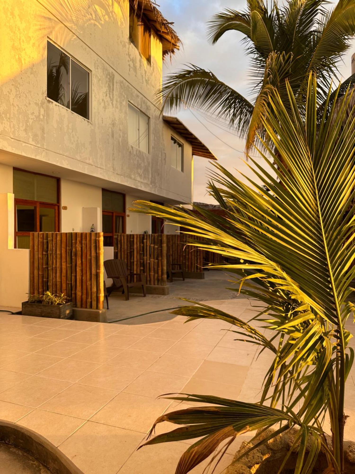 Hotel Puerto Antiguo Los Órganos Buitenkant foto
